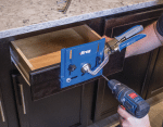 נמאס לכם מטעויות? ה-Cabinet Hardware Jig Pro הוא הפתרון! כלי עמיד זה עשוי מאלומיניום, והוא מספק לכם את הביטחון להתקין ידיות וכפתורים ללא חשש, ובדיוק מקצועי.
