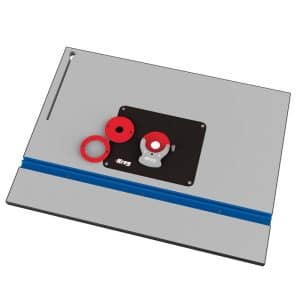 משטח שולחן ראוטר Kreg PRS1025: ליבת חלקיקים בעובי 1 אינץ' מחוזקת במוטות פלדה למניעת שקיעה. המשטח מצופה Easy-Slide™ לחיכוך נמוך ומגיע עם לוחית הכנסה 3/8 אינץ'.